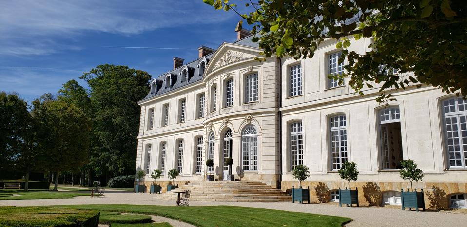 You Can Now Stay In This Opulent Chateau In France S Loire Valley