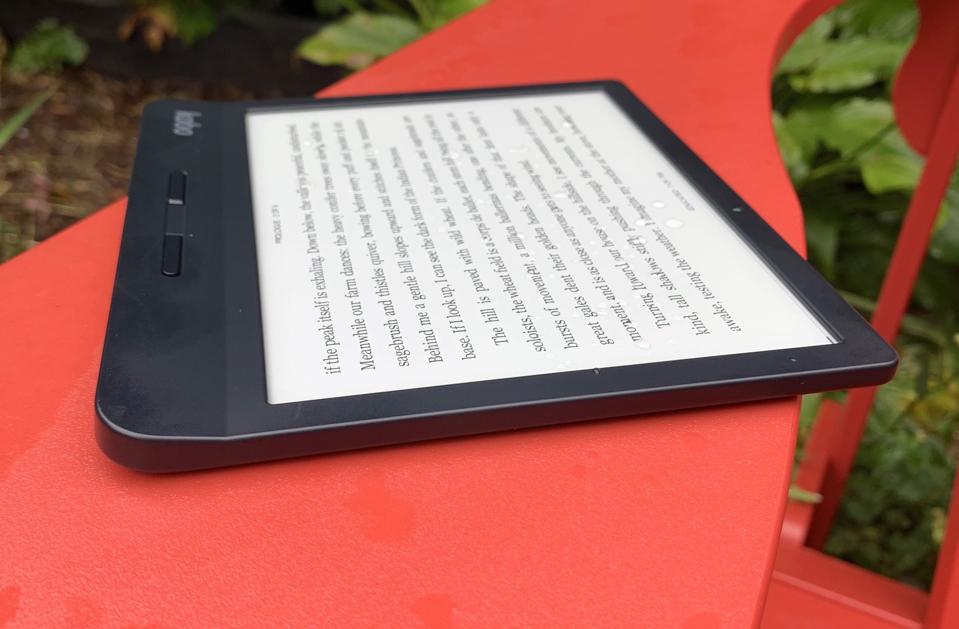 Review Kobo Libra H2o Challenges Kindle Oasis Just In Time For Holiday Shopping
