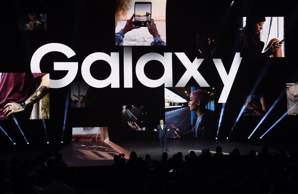 US-IT-LIFESTYLE-SAMSUNG-FOLD