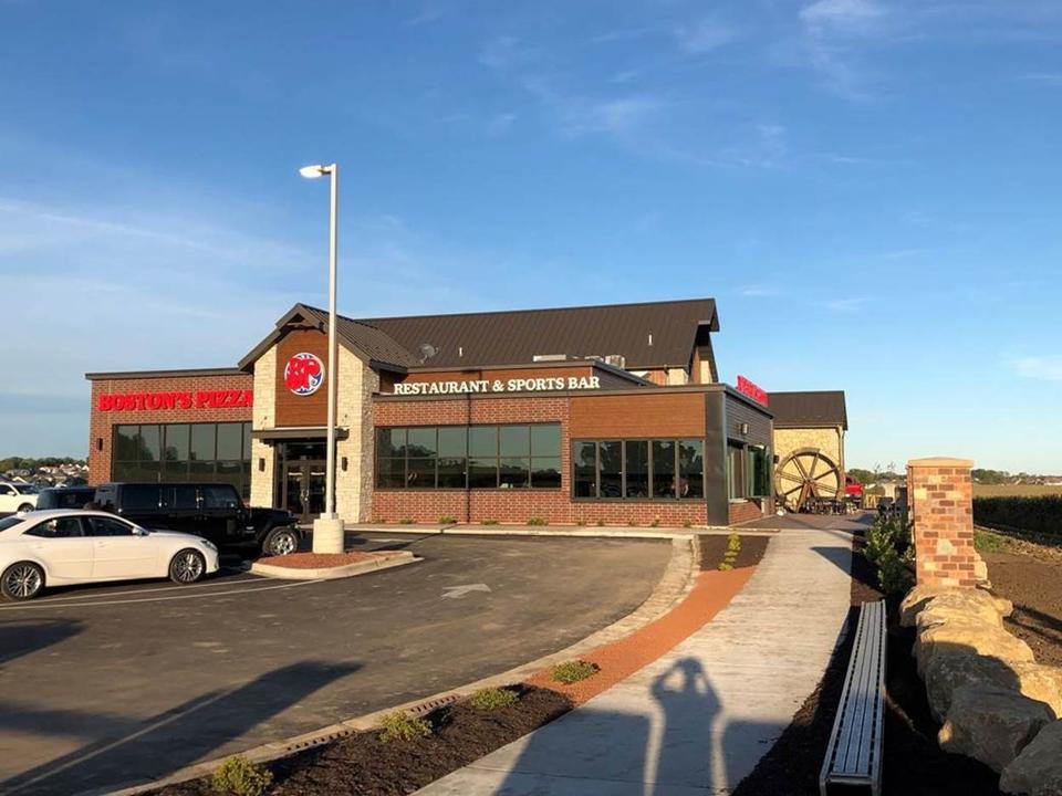 Boston S Pizza Restaurant Sports Bar May Be Misnamed But It S