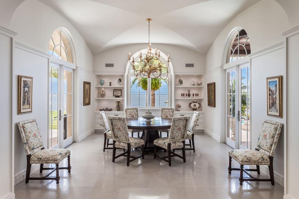 Florida breakfast room