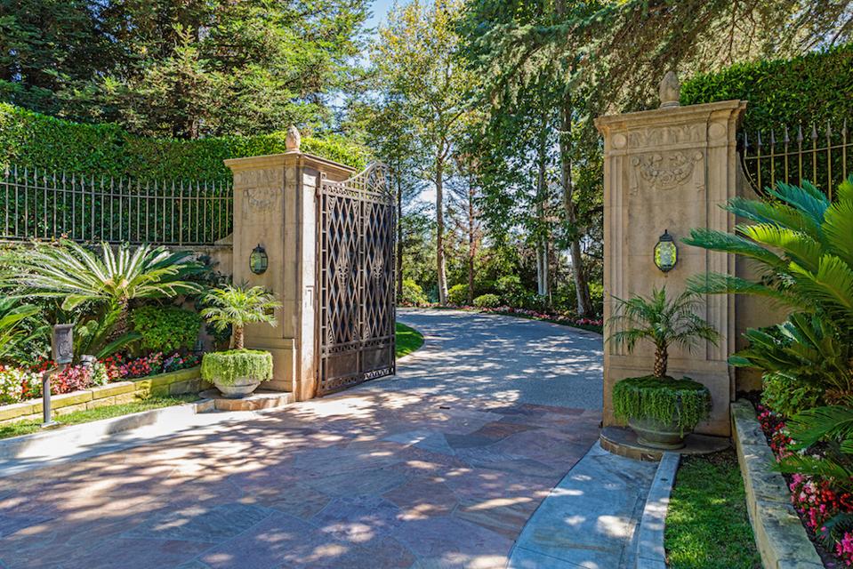 Casa Encantada Gated Driveway