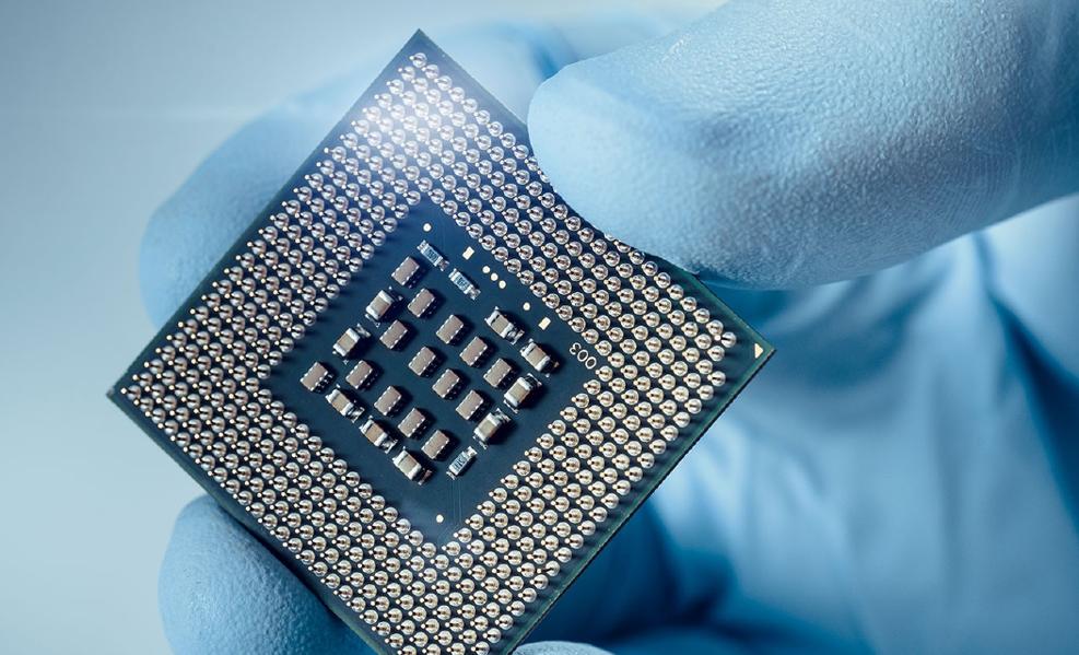 Chips On the Table: Intel And Advanced Micro Devices Set To Report Q3 Earnings