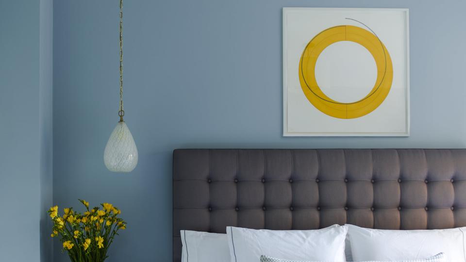 Designing Stylish Bedrooms With Yellow Accents