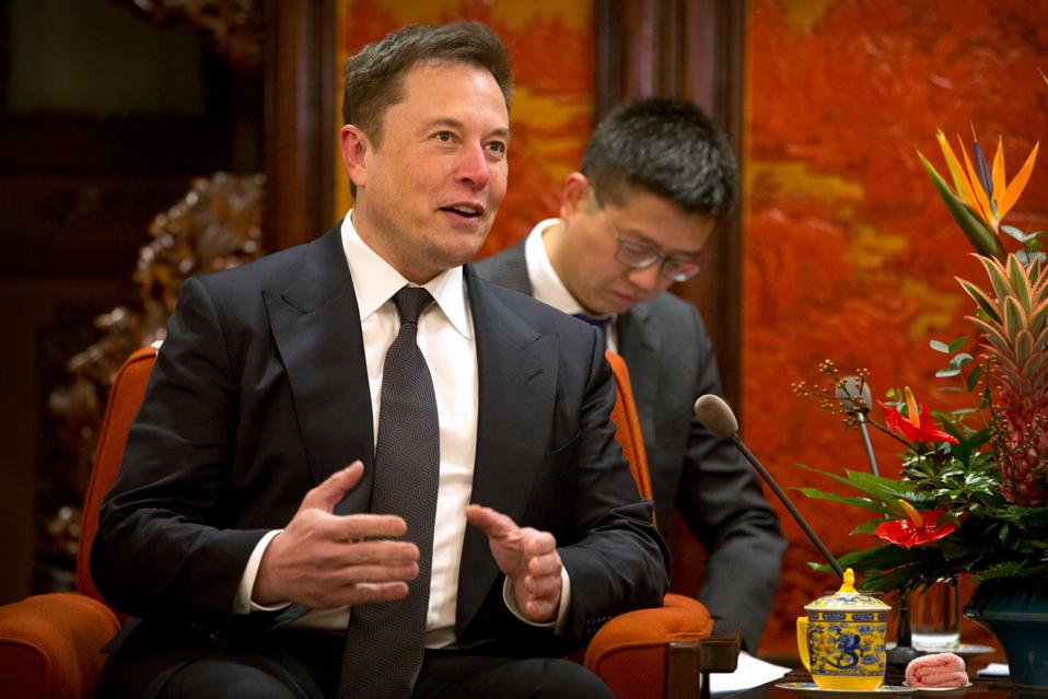 Elon Musk meets with Chinese Premier Li Keqiang.