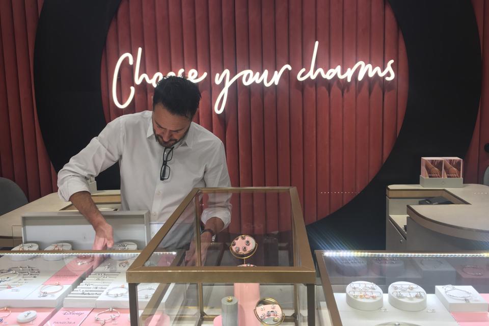 Pandora Creates A New Box For Its Retail Stores To Lure More Shoppers