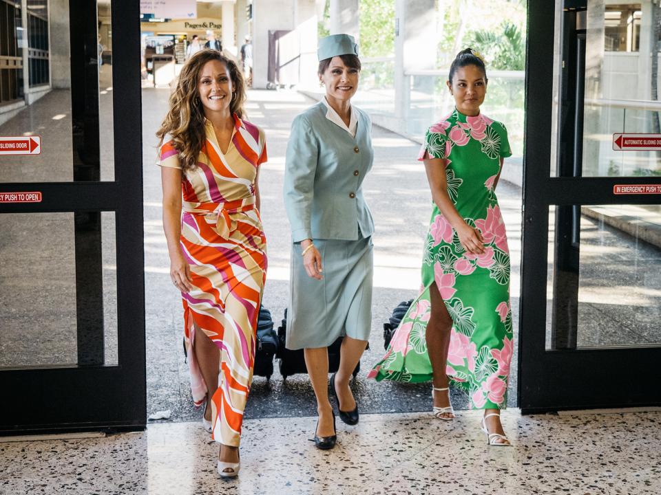 Αποτέλεσμα εικόνας για Hawaiian Airlines gifts passengers with 90,000 miles to mark 90th anniversary