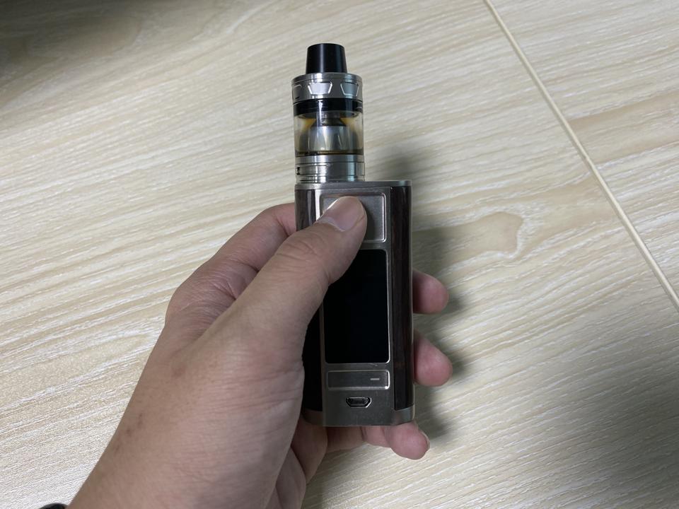 A prototype of a vape pen with NDT’s force sensor instead of a traditional vaporize button.