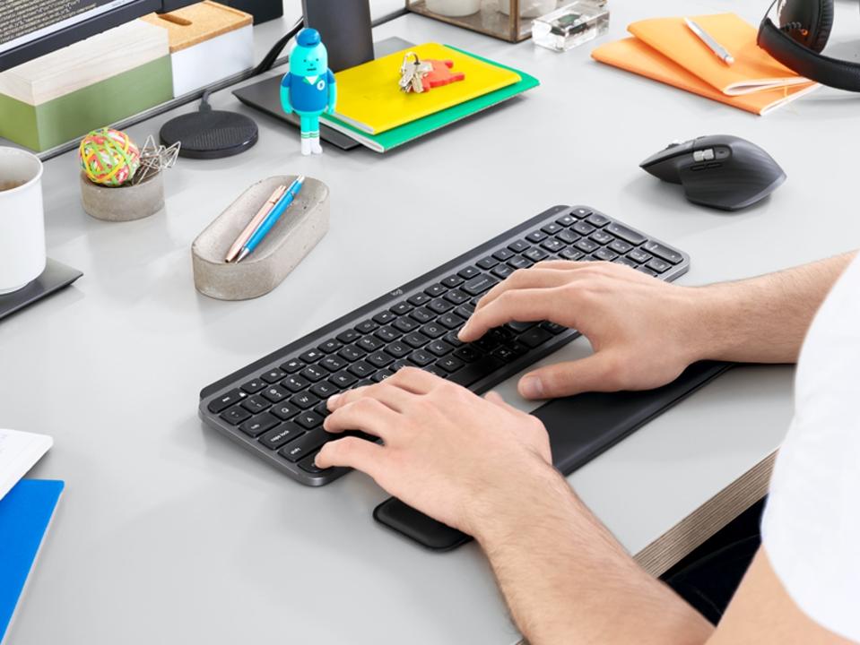 Apple s Magic Keyboard Has A Rival With The Superb New Logitech MX Keys