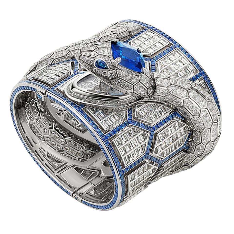 The Bulgari Serpenti Misteriosi Romani was the winner in jewelry watch category of the 2019 Grand Prix d’Horlogerie de Genève, the Academy Awards of watchmaking.