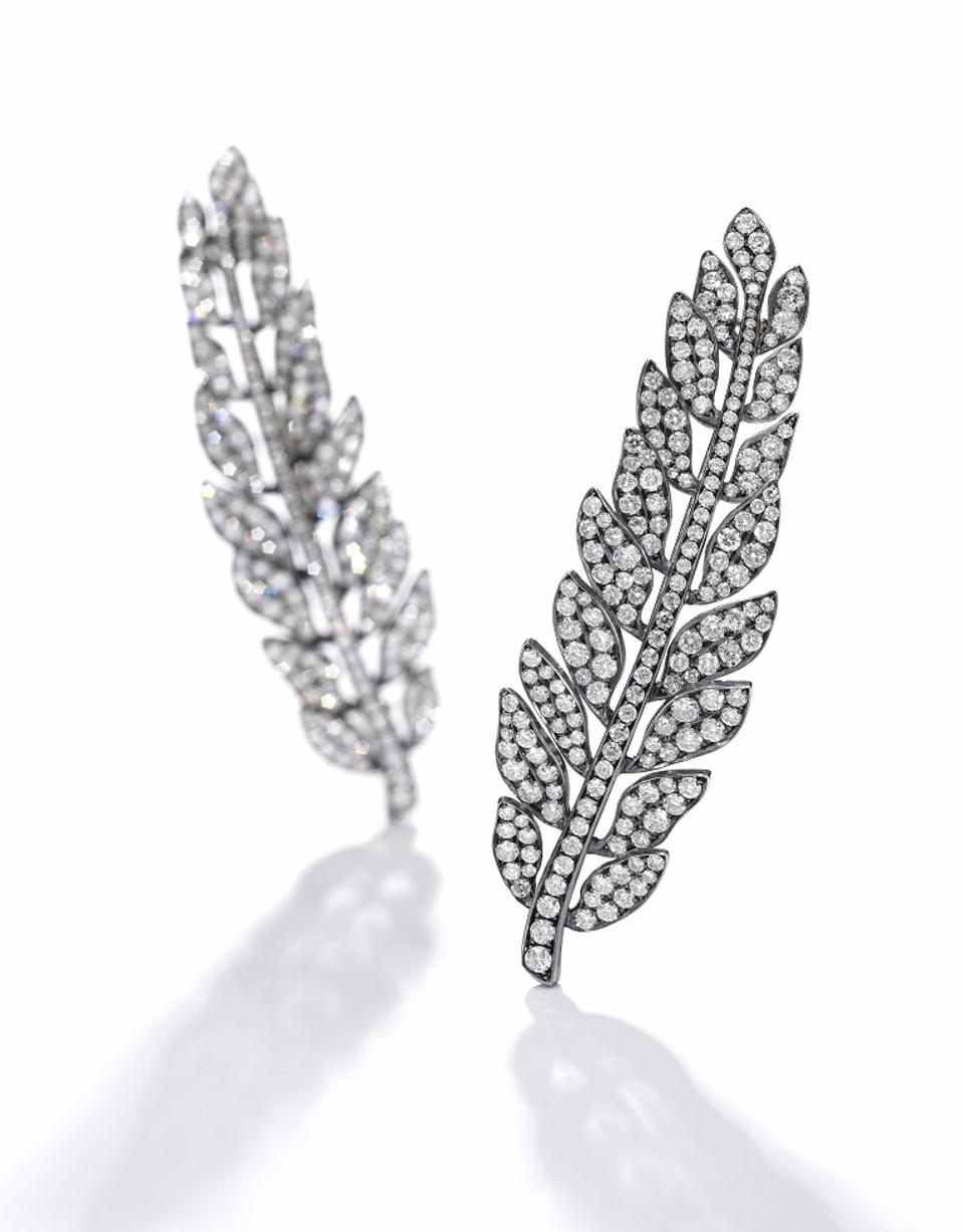 Pair of diamond brooches-hairclips by Hemmerle