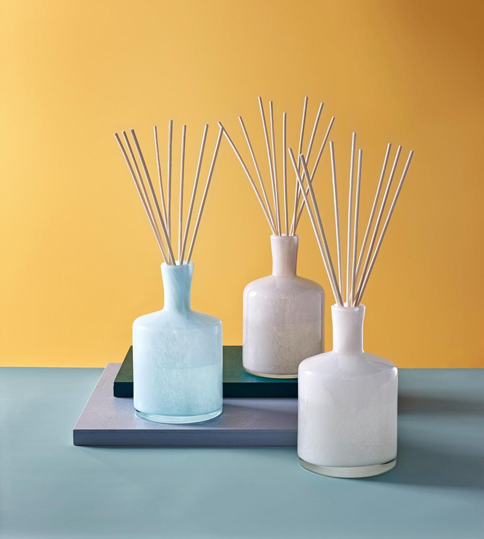 Holiday Gift Guide 2019 The Best Diffusers For PlantBased Essential Oils