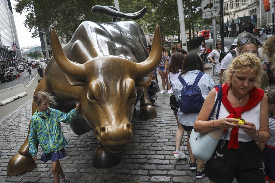 Hennessy: Bull Market Not Over And Dow Will Soon Hit 30,000