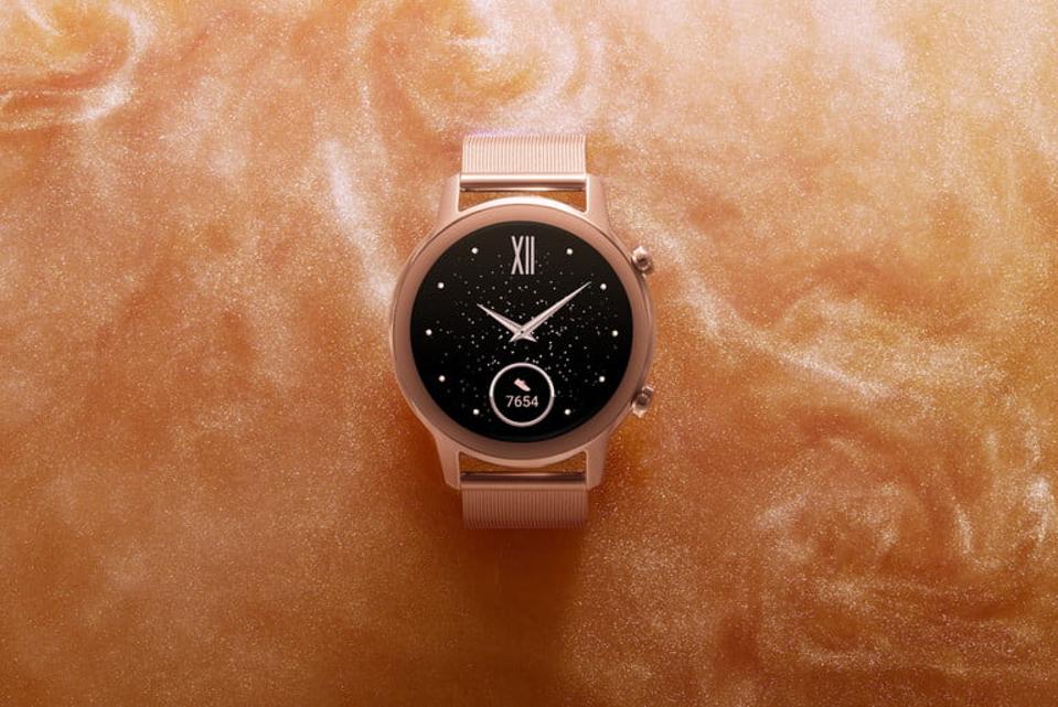The 42mm Honor MagicWatch 2 in Sakura Gold.
