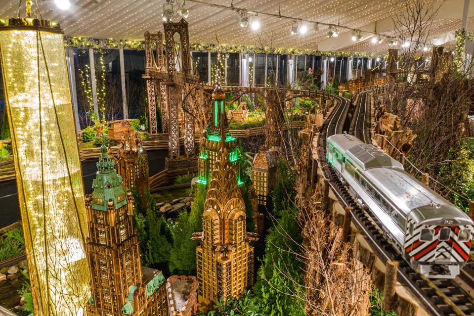 Inside The New York Botanical Garden S Holiday Train Show