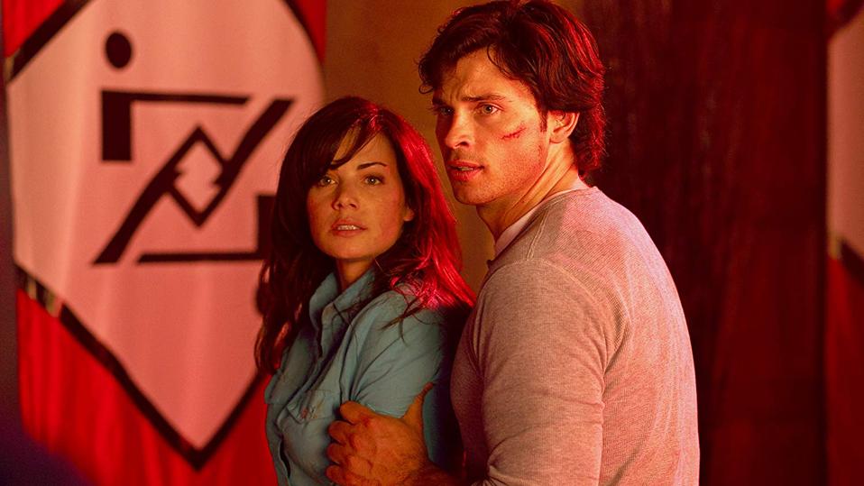 Tom Welling and Erica Durance in 'Smallville'