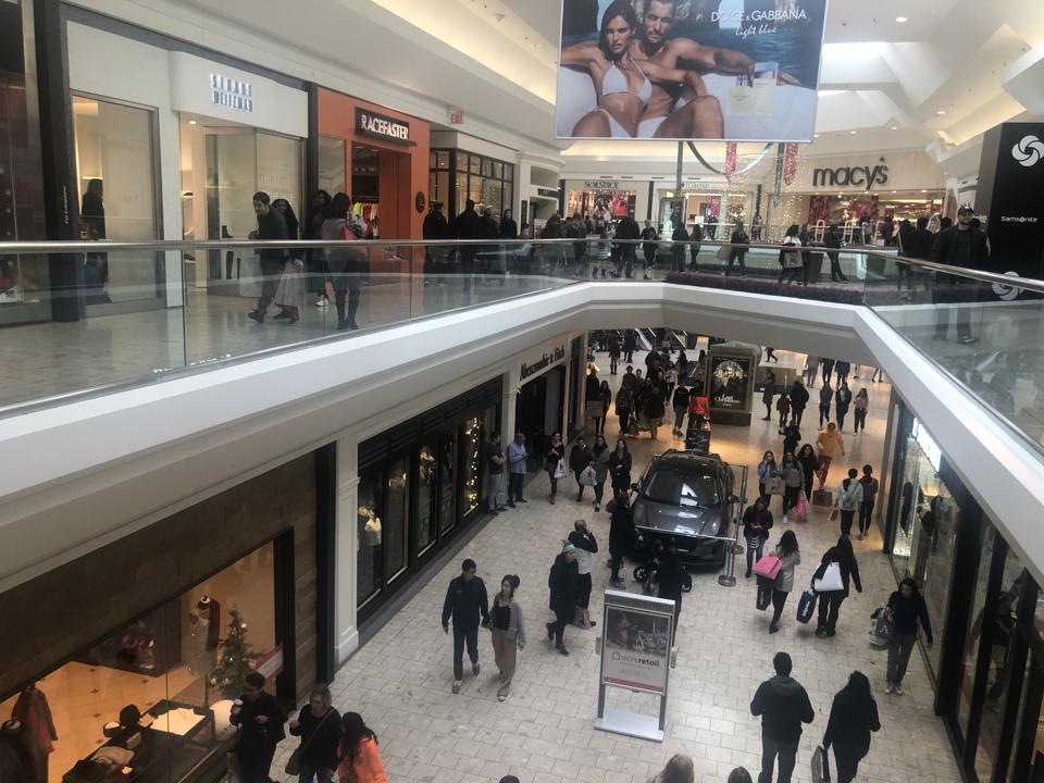 Why Black Friday Had More Online Shoppers Than Cyber Monday And 3 Other Trends From Retail S Big Weekend