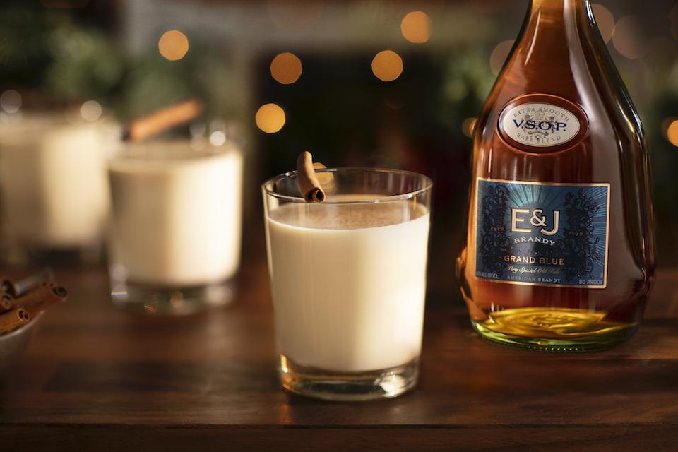 7 Holiday Cocktails To Impress Your Houseguests