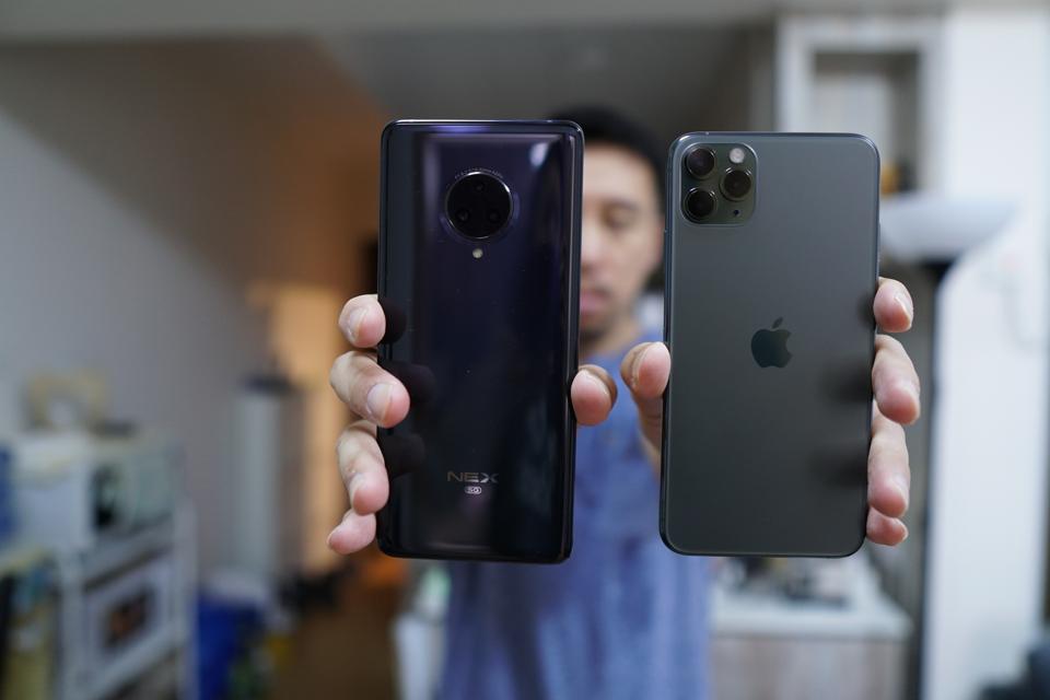 The Vivo Nex 3 5G next to the iPhone 11 Pro Max.