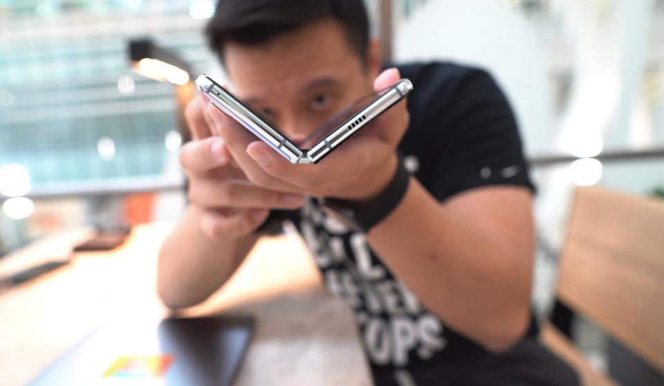 The Galaxy Fold folding close.