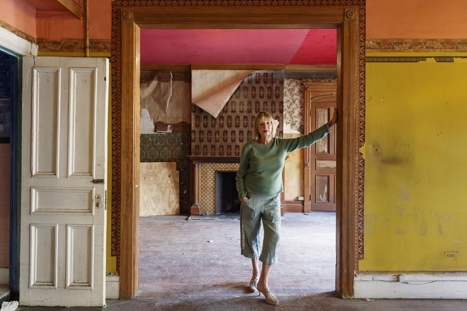Hotel Chelsea resident, Suzanne Lipschutz, photographed by Colin Miller.
