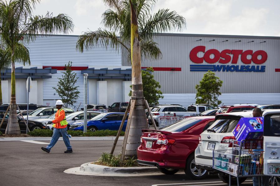 How Much Does Costco Spend On Selling, General And Administrative Expenses?