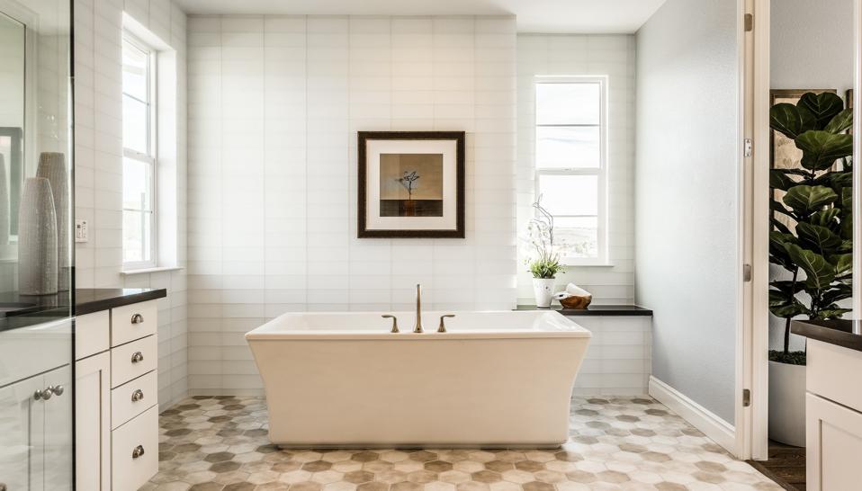 Graphic patterns in bathroom floor tile