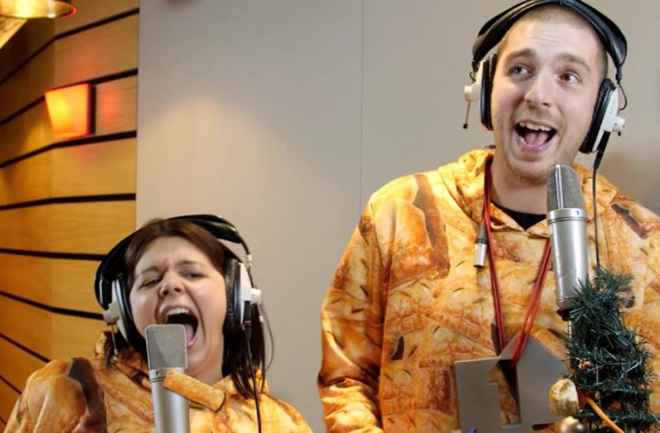 LadBaby and his wife Roxanne Messenger perform ″I Love Sausage Rolls″ (courtesy of LadBaby's YouTube page).