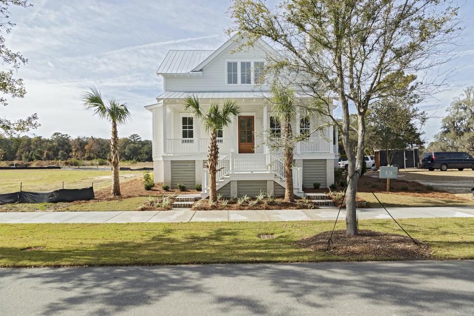 Another cottage style house in the Kiawah River community.