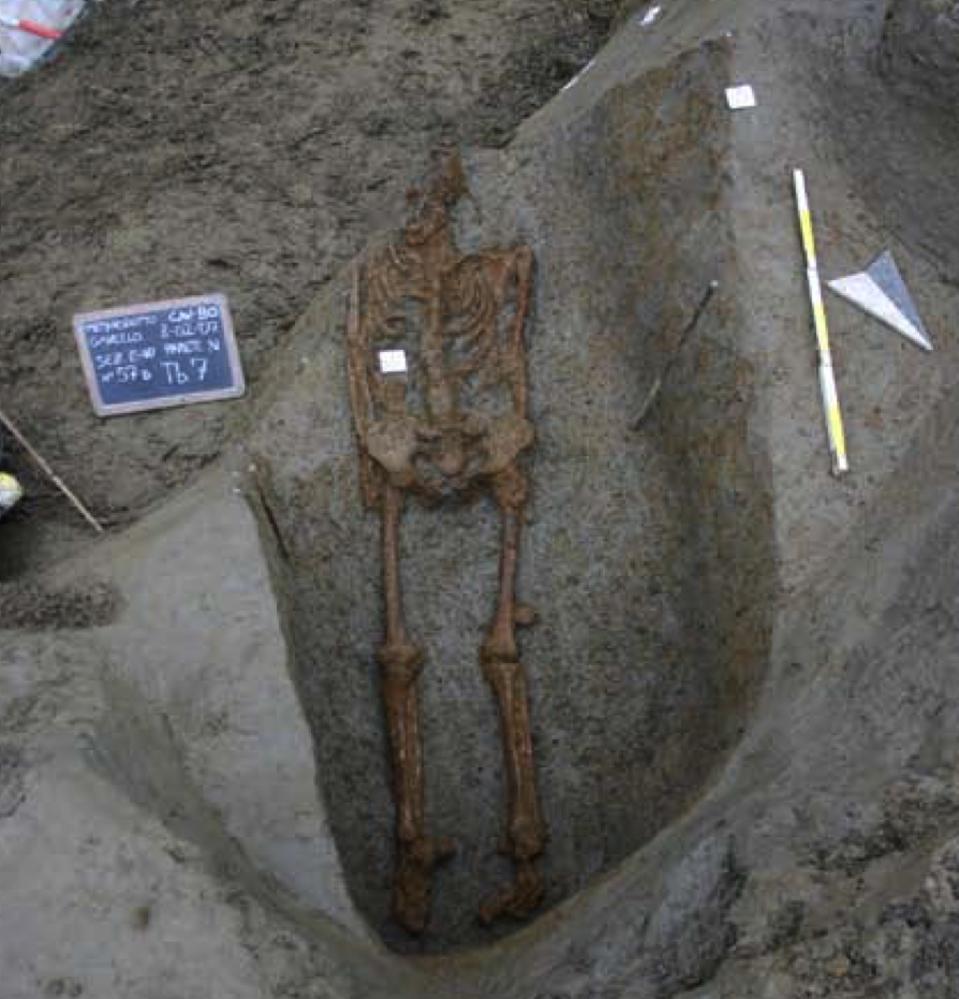 Grave of the man from Gavello during excavation by the provincial archaeological superintendency.