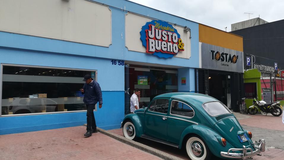 Justo & Bueno hard discounter from Colombia