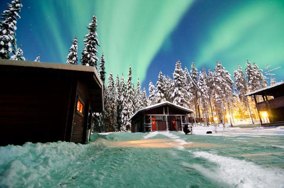 La aurora boreal en el albergue 7 Fells de Finlandia