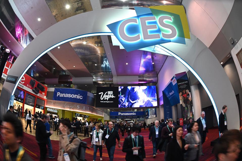 Attendees walk through the Las Vegas Convention Center January 10, 2020 on the final day of the 2020 Consumer Electronics Show (CES) in Las Vegas, Nevada. (Photo by Robyn Beck / AFP) (Photo by ROBYN BECK/AFP via Getty Images)