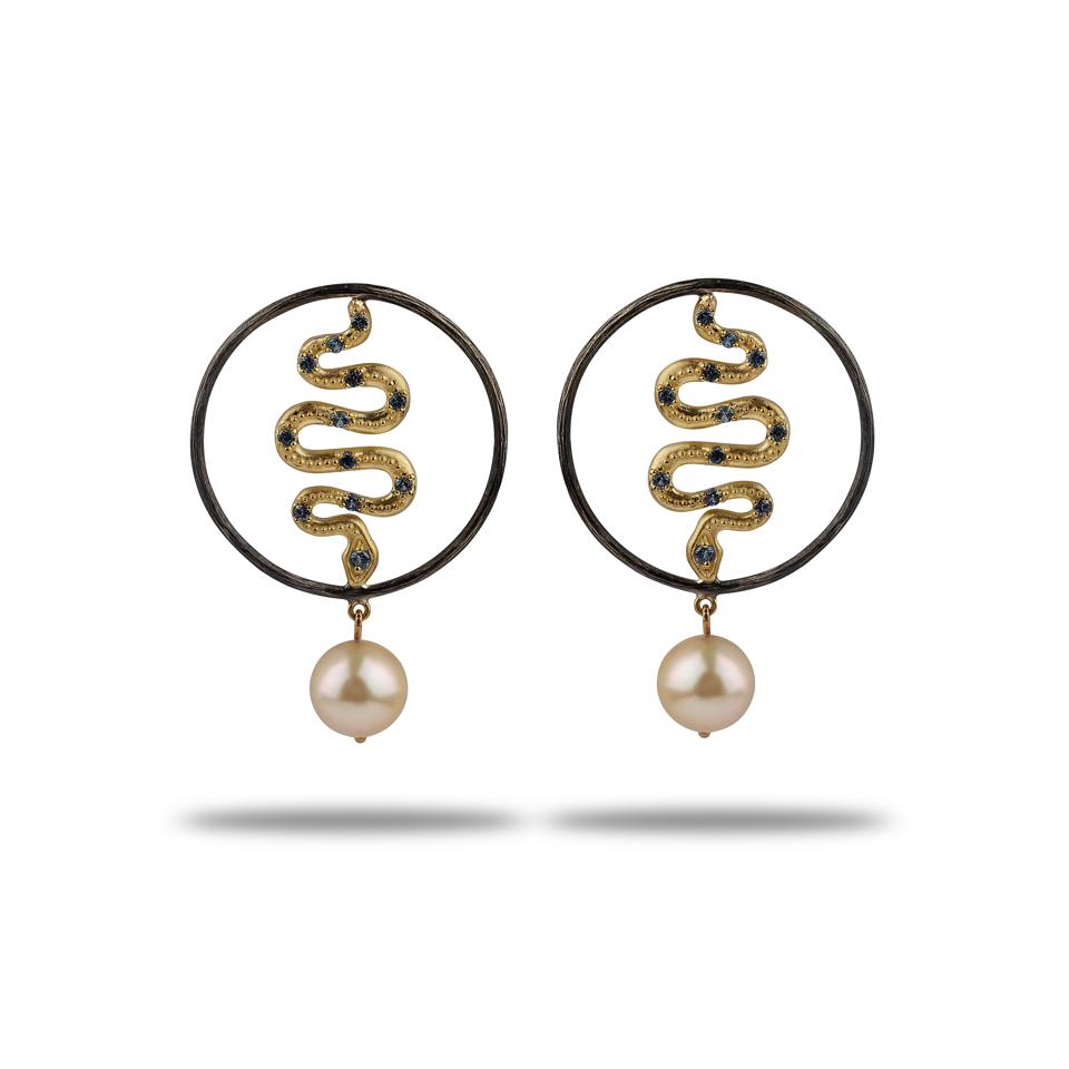 New York Based Designer Stella Flame Sells Her Handmade Jewelry On Upmarket Cruise Ships That Sail The Seven Seas