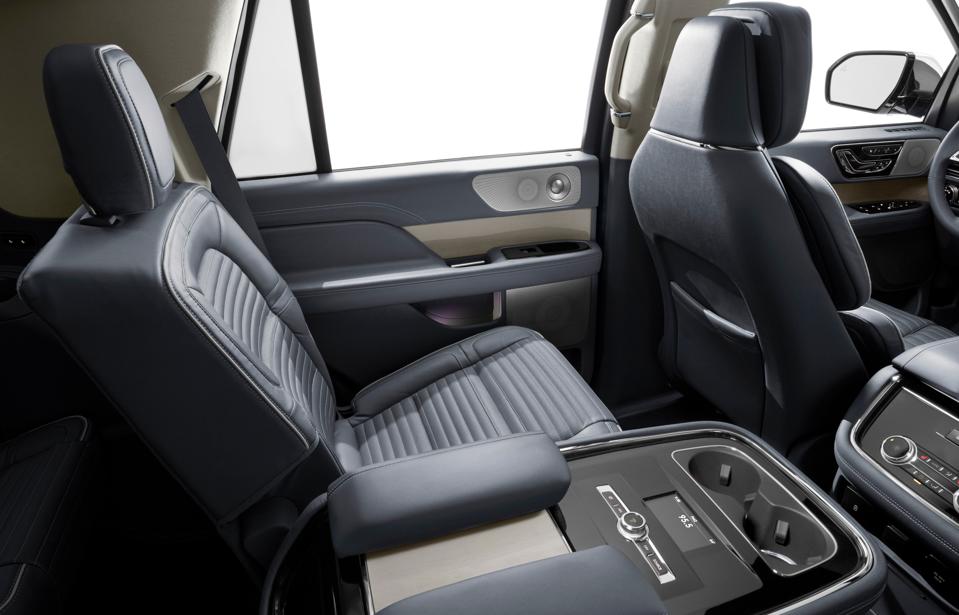 Why The 2020 Lincoln Navigator Is The Best American Suv But Should