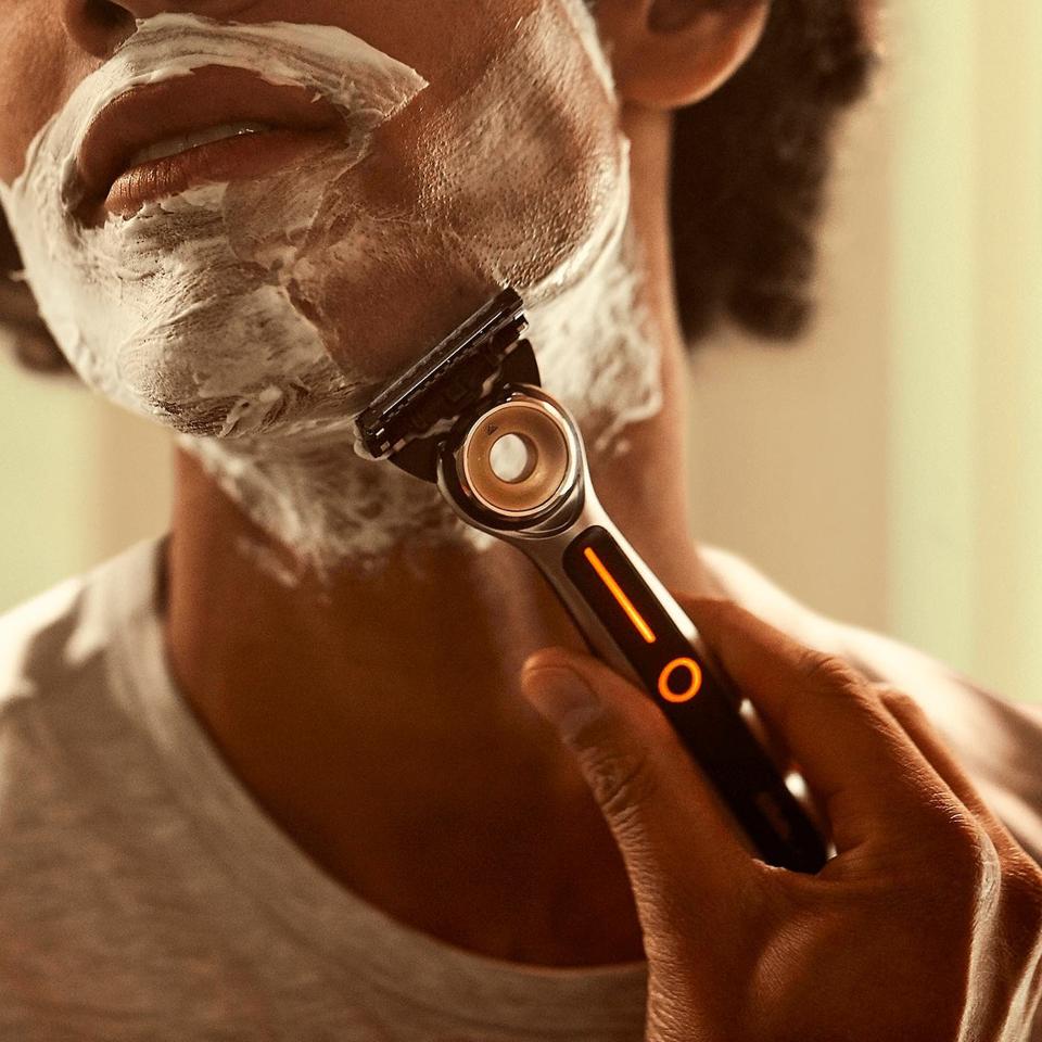 men's shaving and grooming kit
