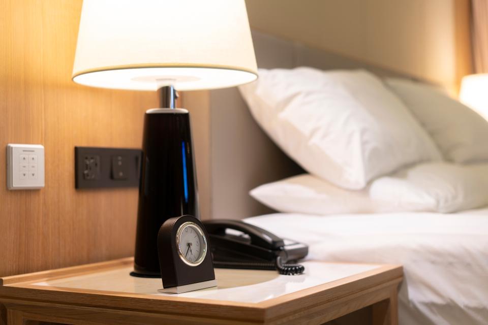 Caméras espion dans Airbnbs