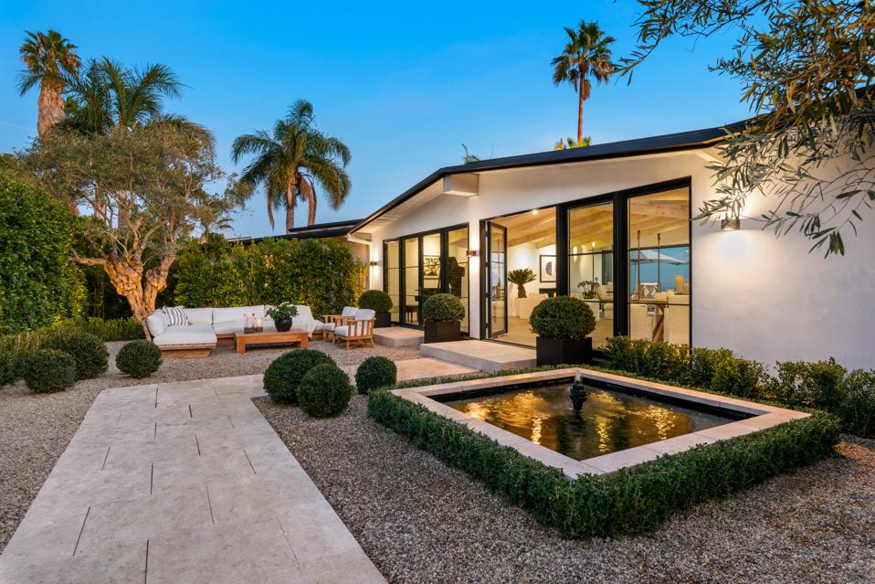 Malibu Meditation House Chills With Sunsets, Gardens, Treehouse And