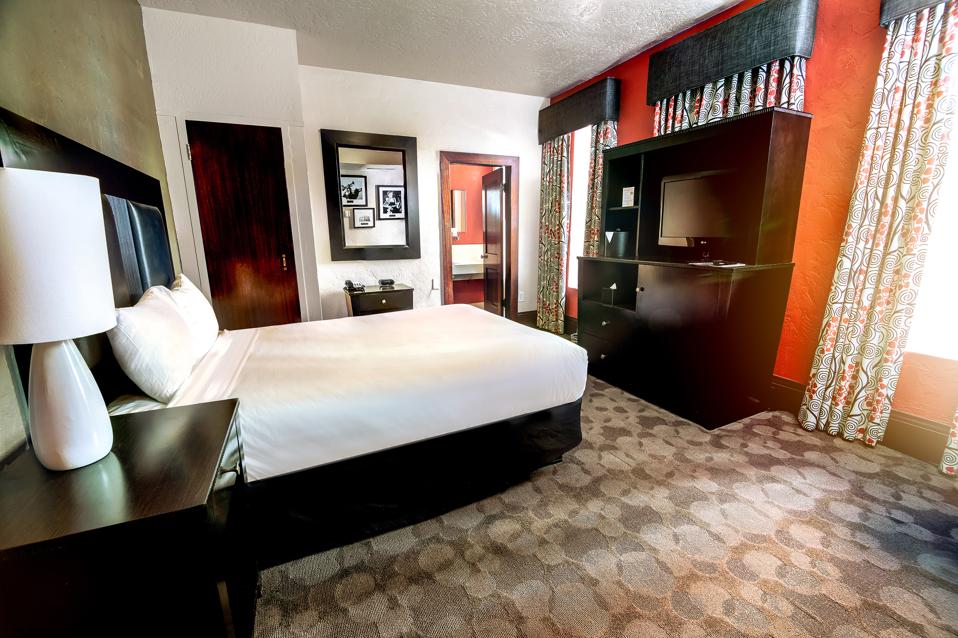 glitz-glamour-and-the-great-american-songbook-6-ways-las-vegas-is