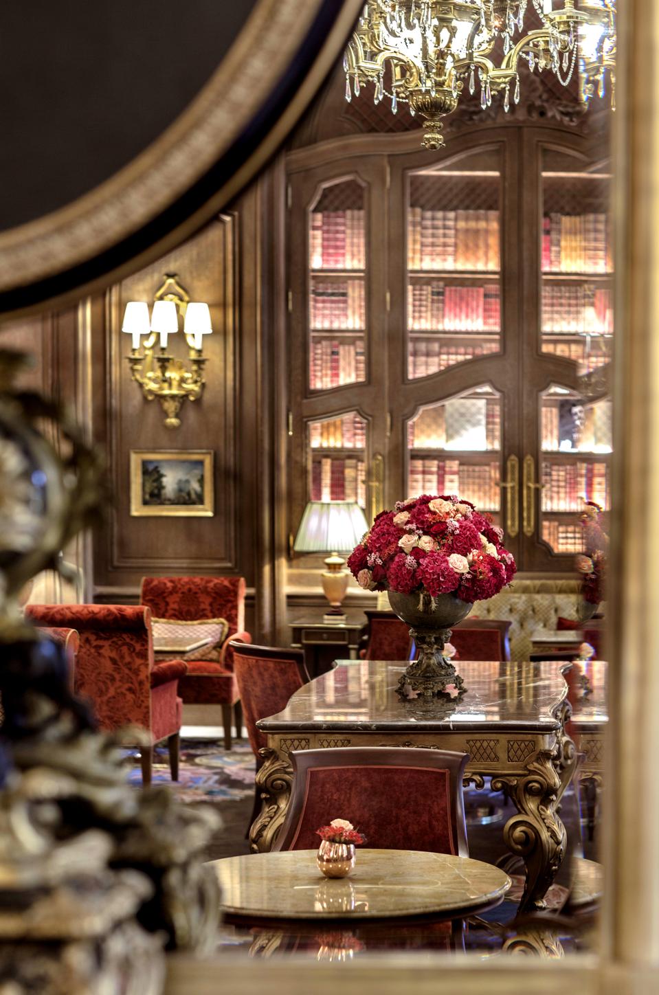 How To Plan A Very Romantic Day In Paris