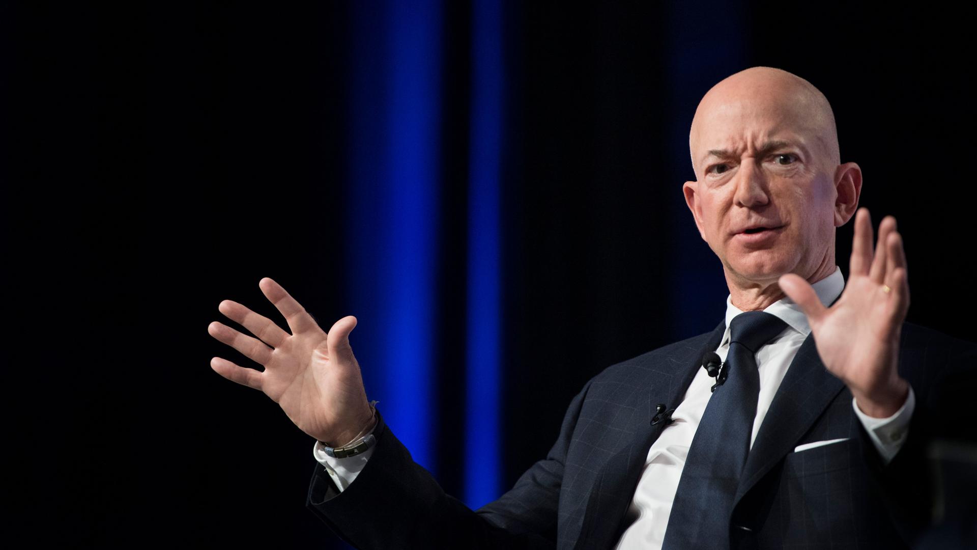 US-ECONOMY-CYBER-BEZOS