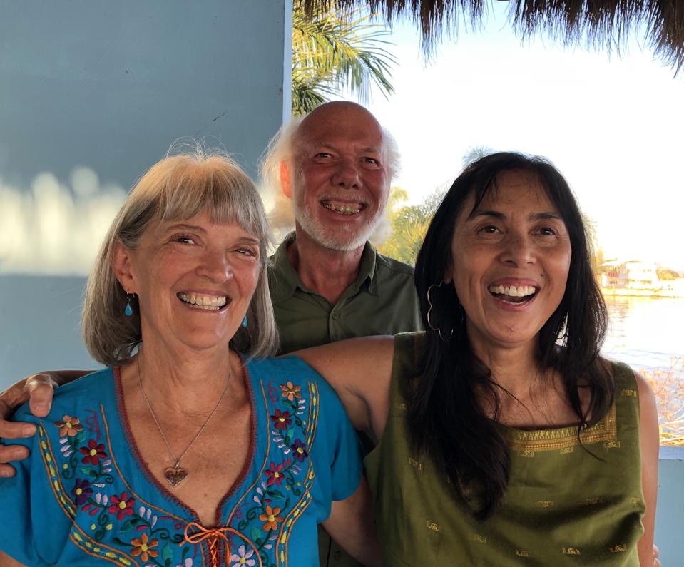 Friendly neighbors at an outside restaurant in Mexico