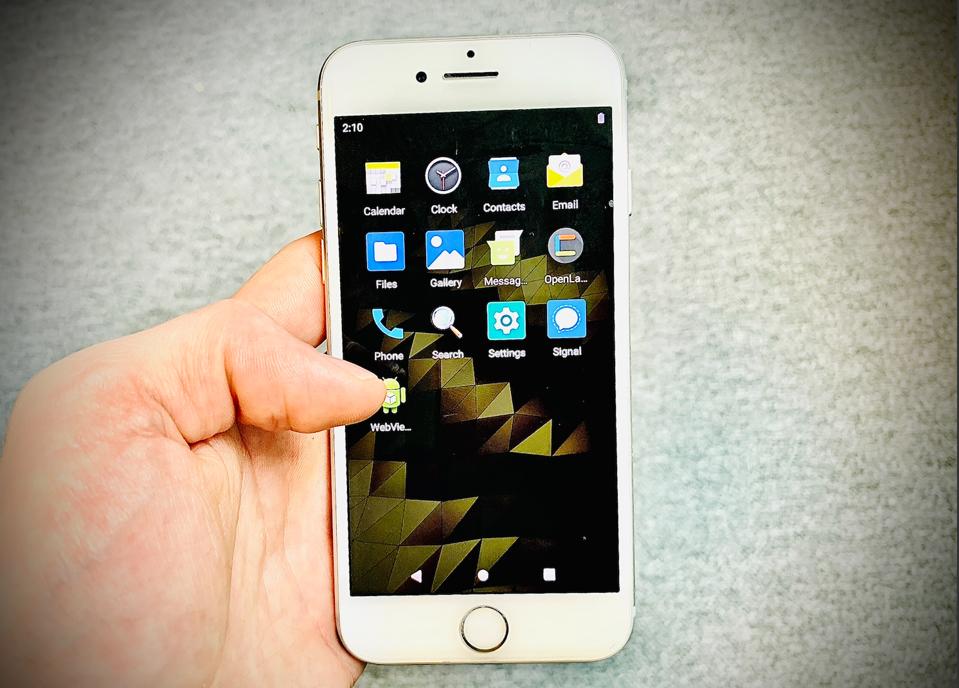 Exclusive This Hack Turns Apple S Iphone Into An Android