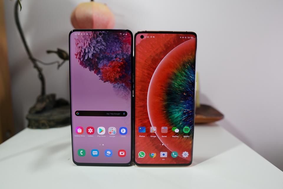 The screen of the Oppo Find X2 Pro seems to me just as good as the screen of the Samsung Galaxy S20 Ultra. 