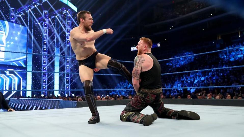 WWE SmackDown: Daniel Bryan kicks Heath Slater