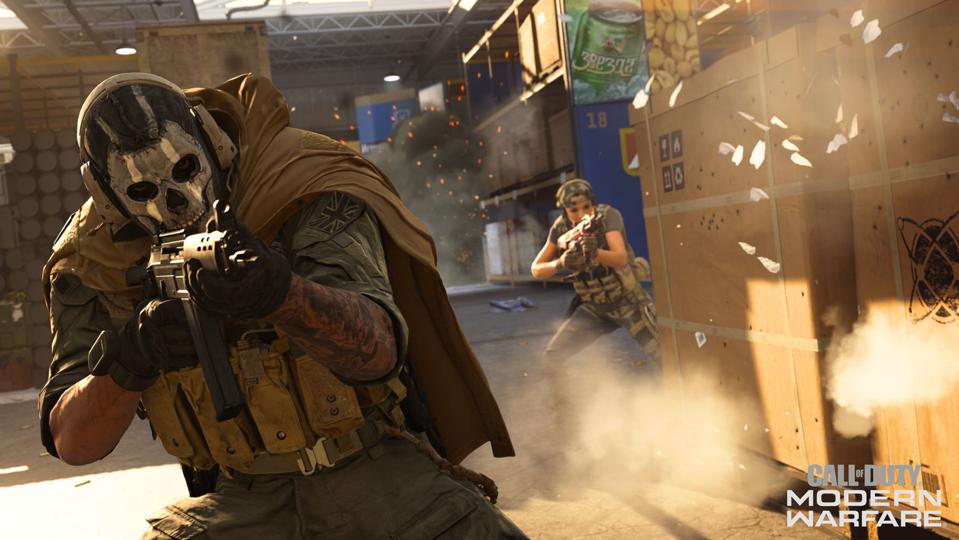 Call Of Duty Warzone Is Trying And Failing To Do A Surprise Apex Legends Launch