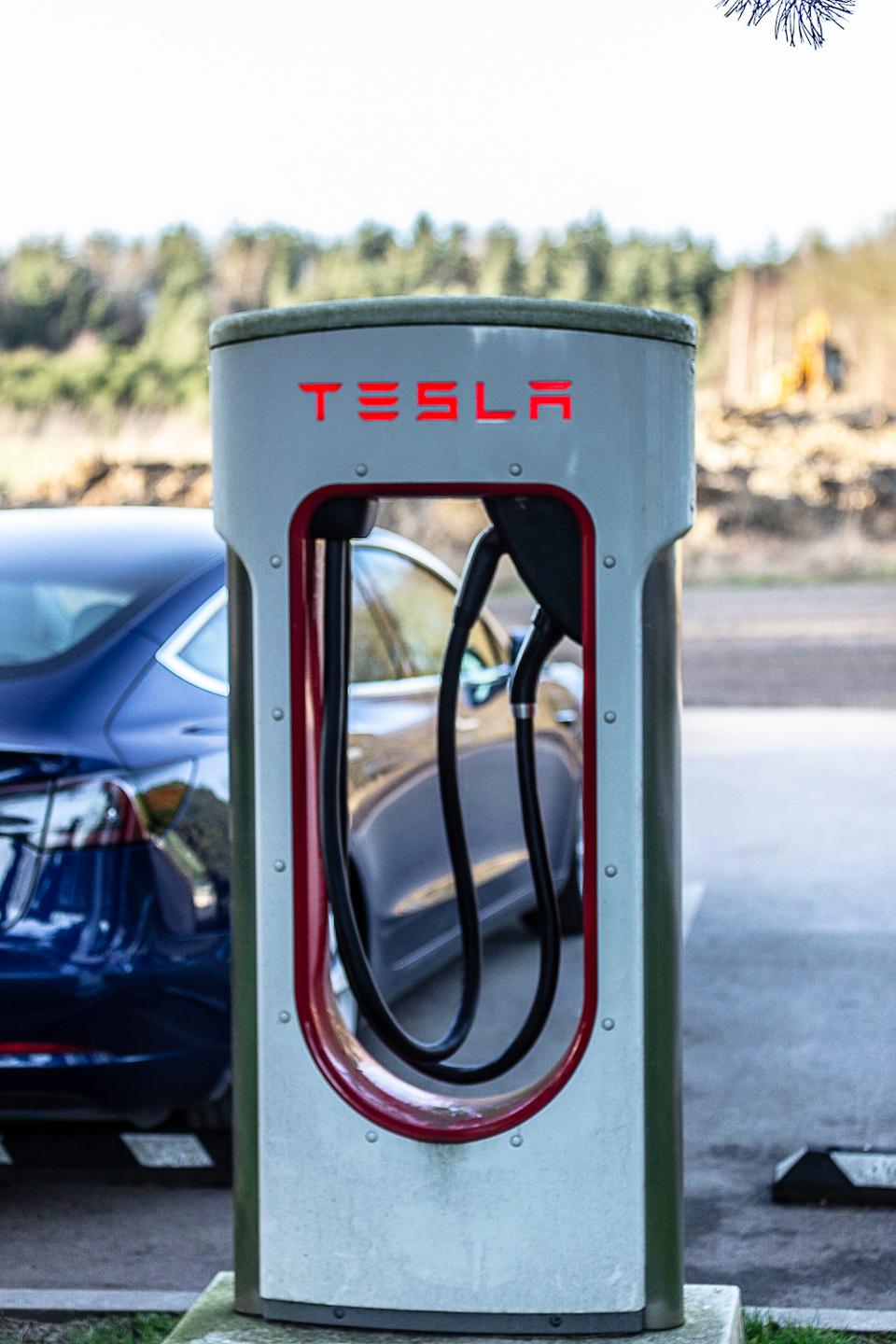 120kW Tesla Supercharger