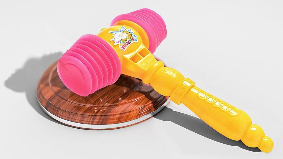 El uso político del poder judicial podría poner en riesgo las conversaciones sobre la deuda del ministro Guzmán.