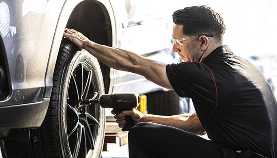 Grads Of Life Brandvoice Discount Tire Employee Training