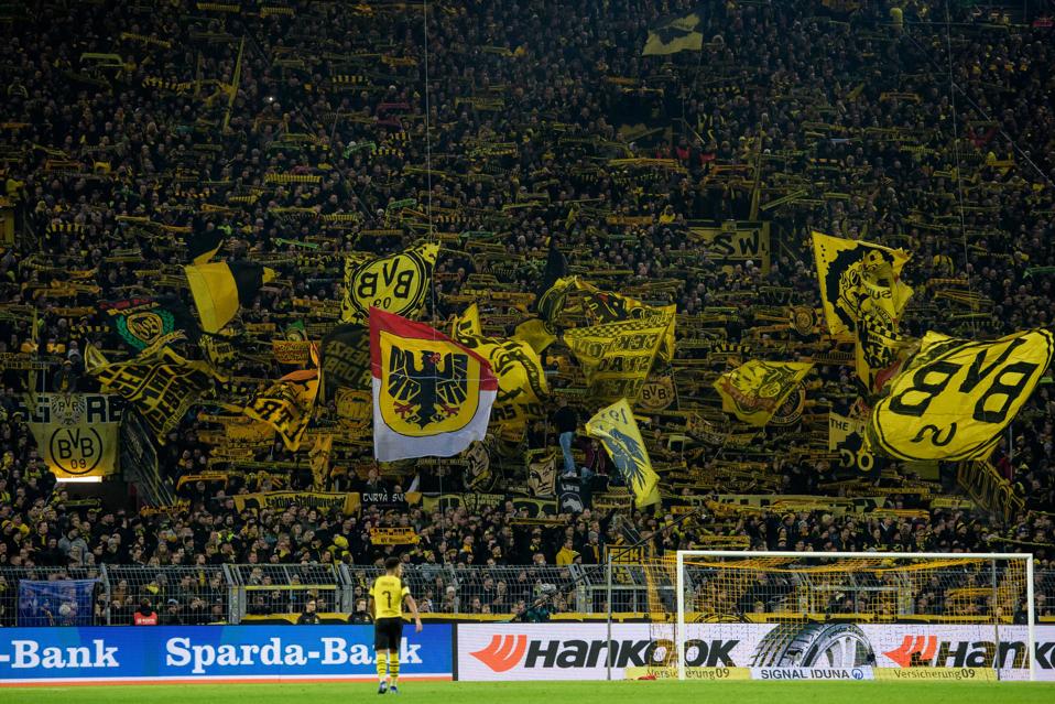 Dortmund Fans Raise 86 000 For Local Businesses Hit By Covid 19 Closures